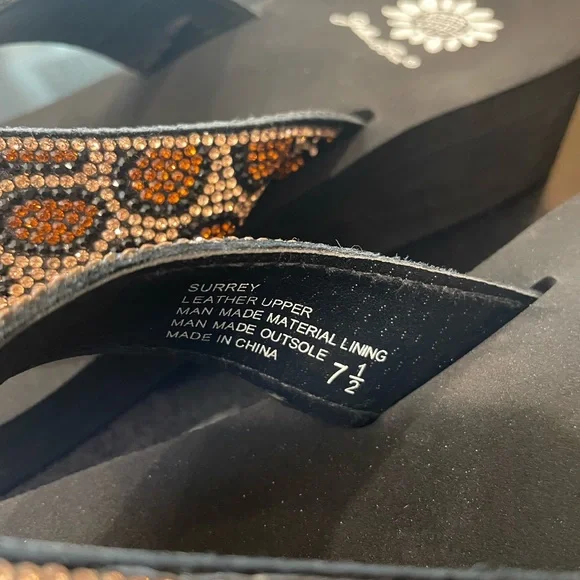 Yellow Box Sandals Size 7.5 - Picture 8 of 8